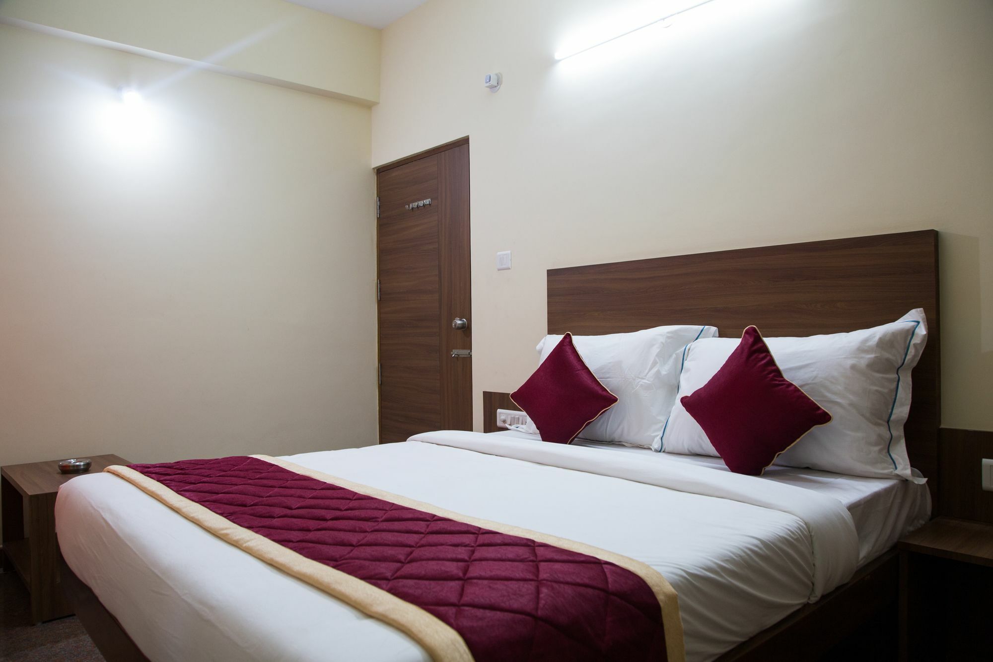Hotel O Champion Comfort Near Hosahalli Metro Station Bangalore Exterior foto